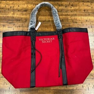 Victoria's Secret 2017 Bold Red and Black Weekender Tote